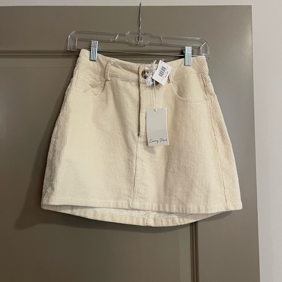 Corduroy beige skirt - Picture 1 of 1